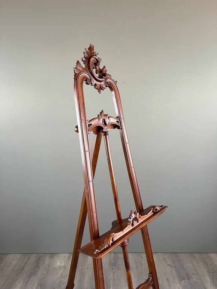 Chevalet de présentation en bois sculpté, XIXe siècle