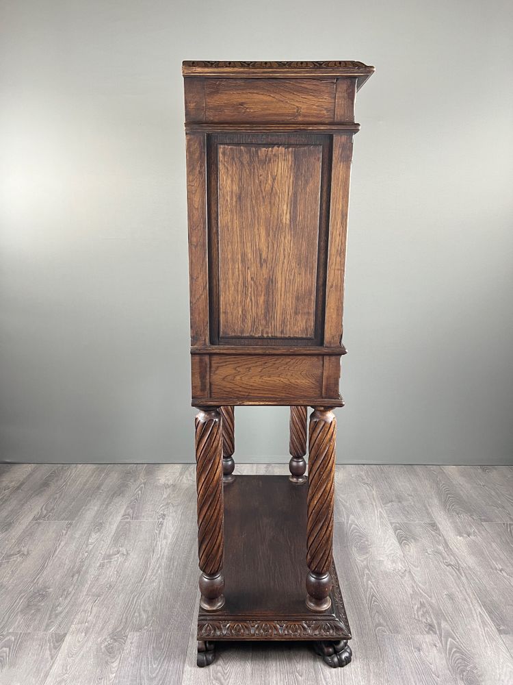 Sekretär aus geschnitztem und polychromem Holz im Neorenaissance-Stil, 19. Jahrhundert