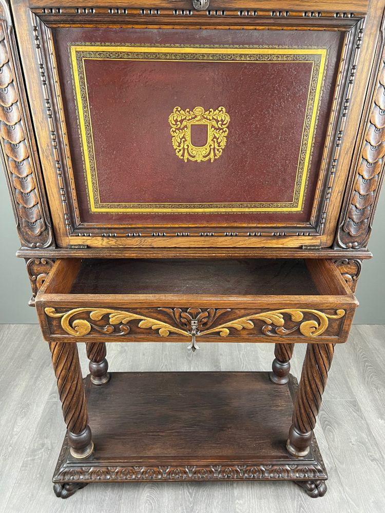 Sekretär aus geschnitztem und polychromem Holz im Neorenaissance-Stil, 19. Jahrhundert