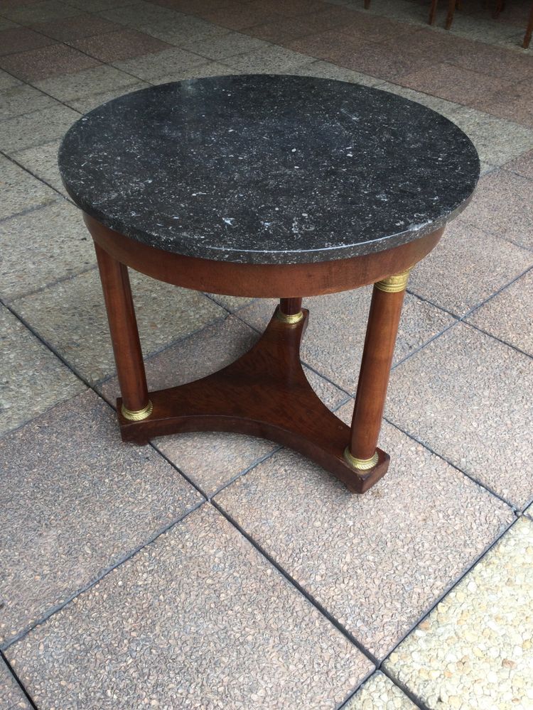 Table basse ronde de style Empire