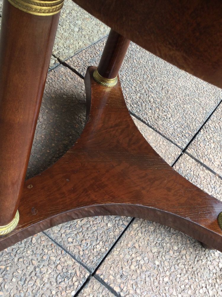 Table basse ronde de style Empire