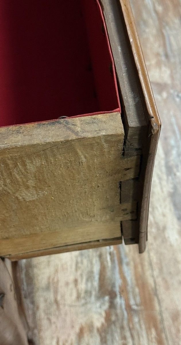 Provenzalischer Schrank aus Nussbaumholz aus der Zeit Ludwigs XV