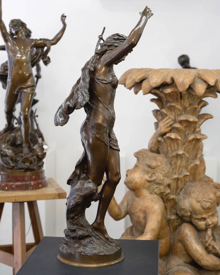Sculpture - Elegant Woman With A Lyre , Mathurin Moreau (1822-1912) - Bronze