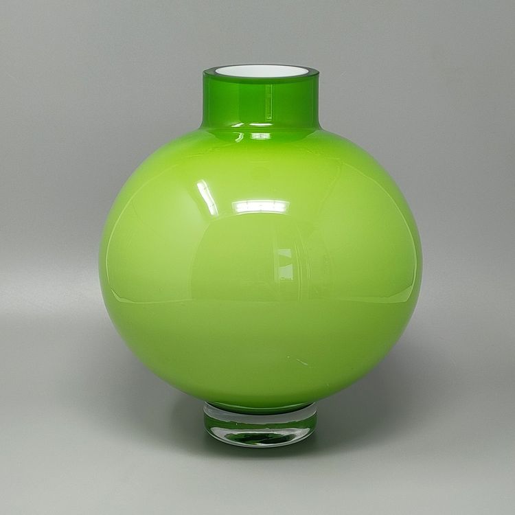 Magnifique vase vert des années 1970 par Ind. Vetraria Valdarnese. Fabriqué en Italie.