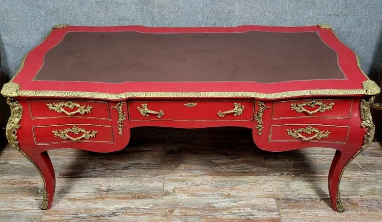 Large Louis XV Style Curved Center Desk In Red Lacquer And Gilded Bronze
