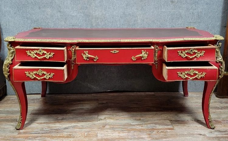 Large Louis XV Style Curved Center Desk In Red Lacquer And Gilded Bronze