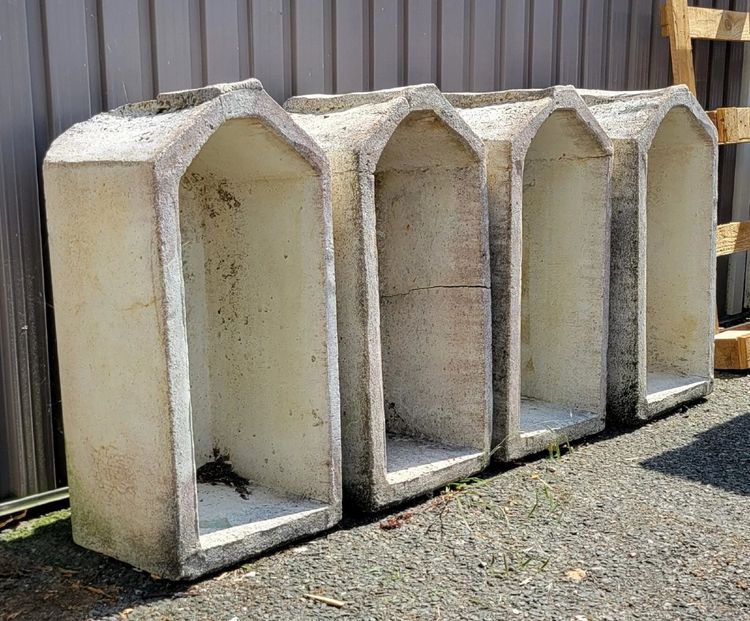 Set Of 4 Art Deco Style Planters In Reconstituted Stone