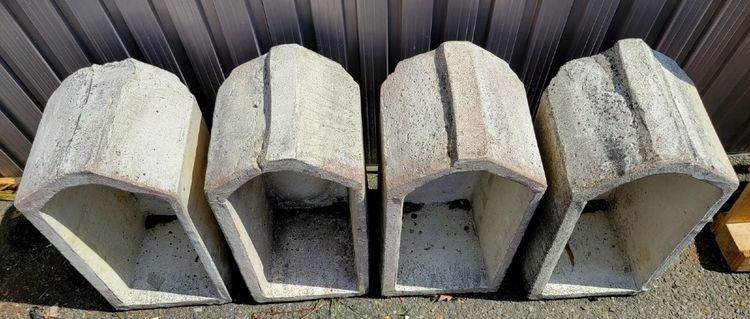 Set Of 4 Art Deco Style Planters In Reconstituted Stone