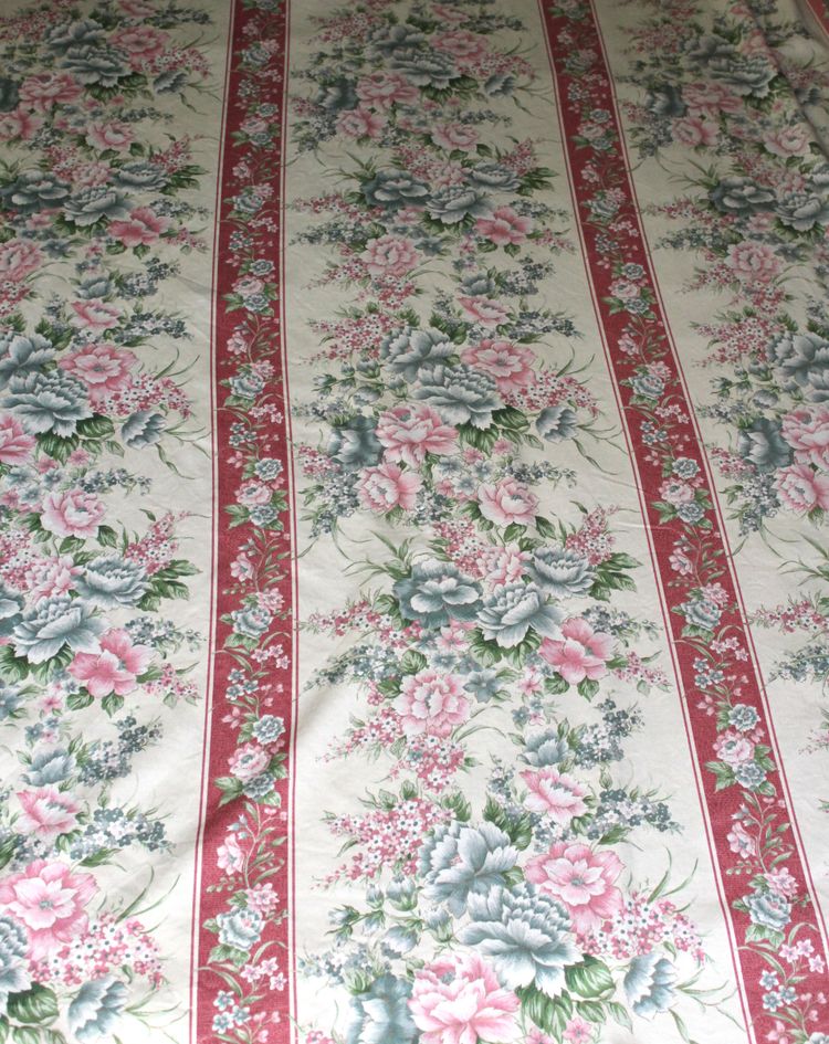 4 curtains with floral decoration in wide pink bands in Louis XVI style