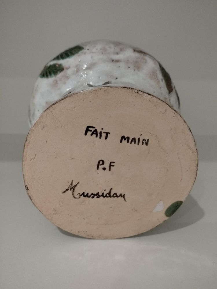 Ceramic lamp base with its sacrificed decoration