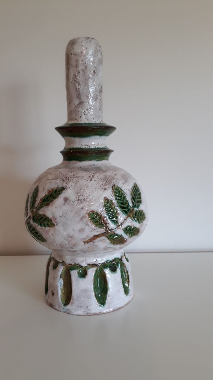Ceramic lamp base with its sacrificed decoration