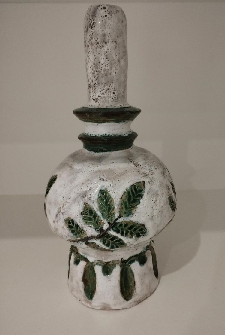 Ceramic lamp base with its sacrificed decoration