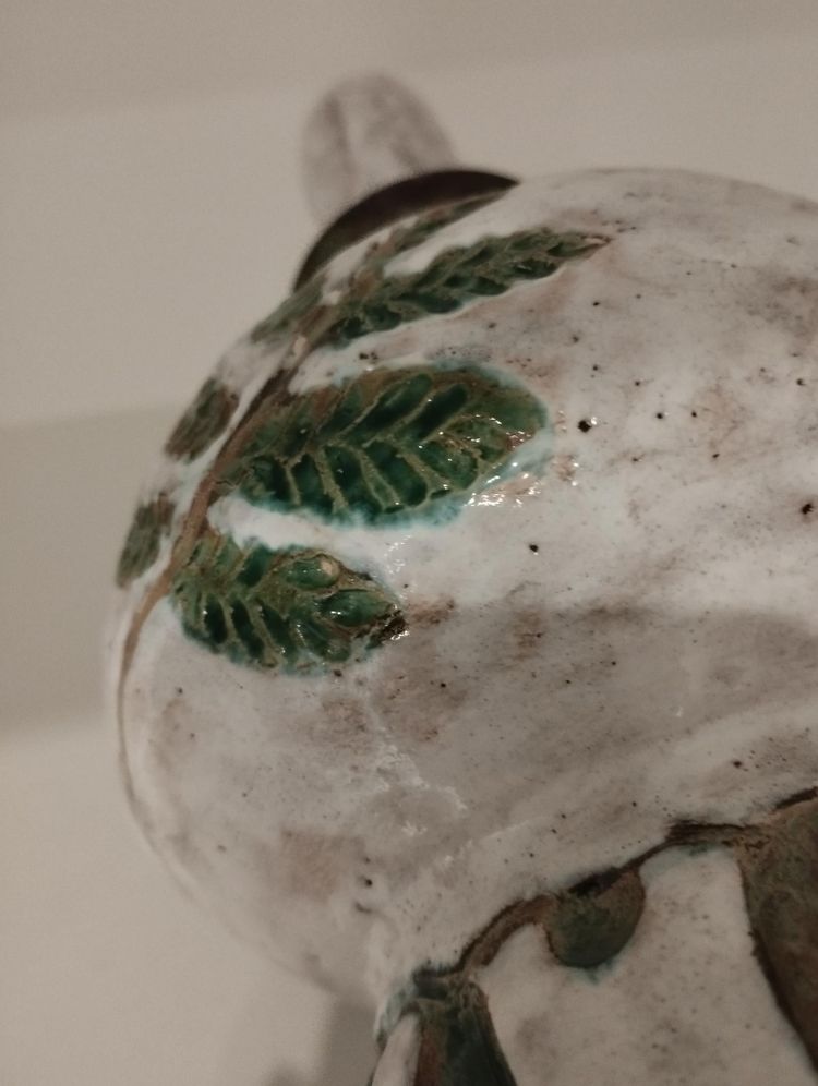 Ceramic lamp base with its sacrificed decoration