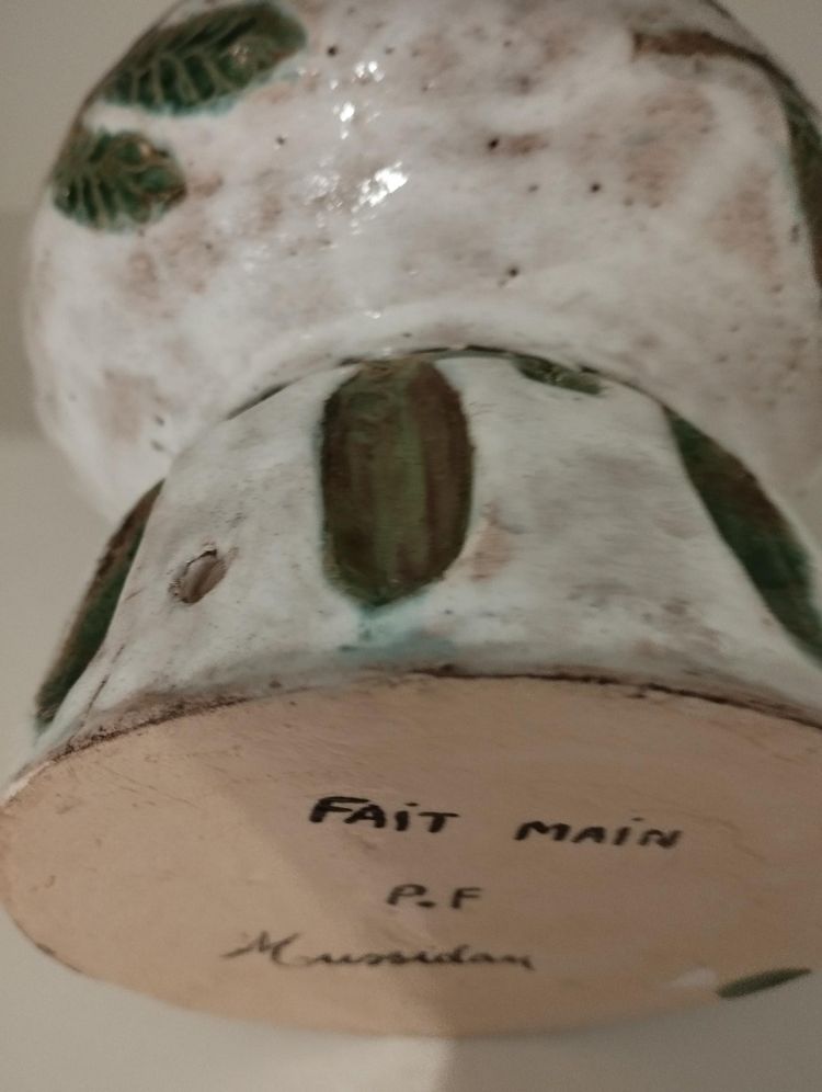 Ceramic lamp base with its sacrificed decoration