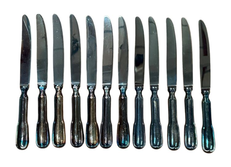 12 knives
