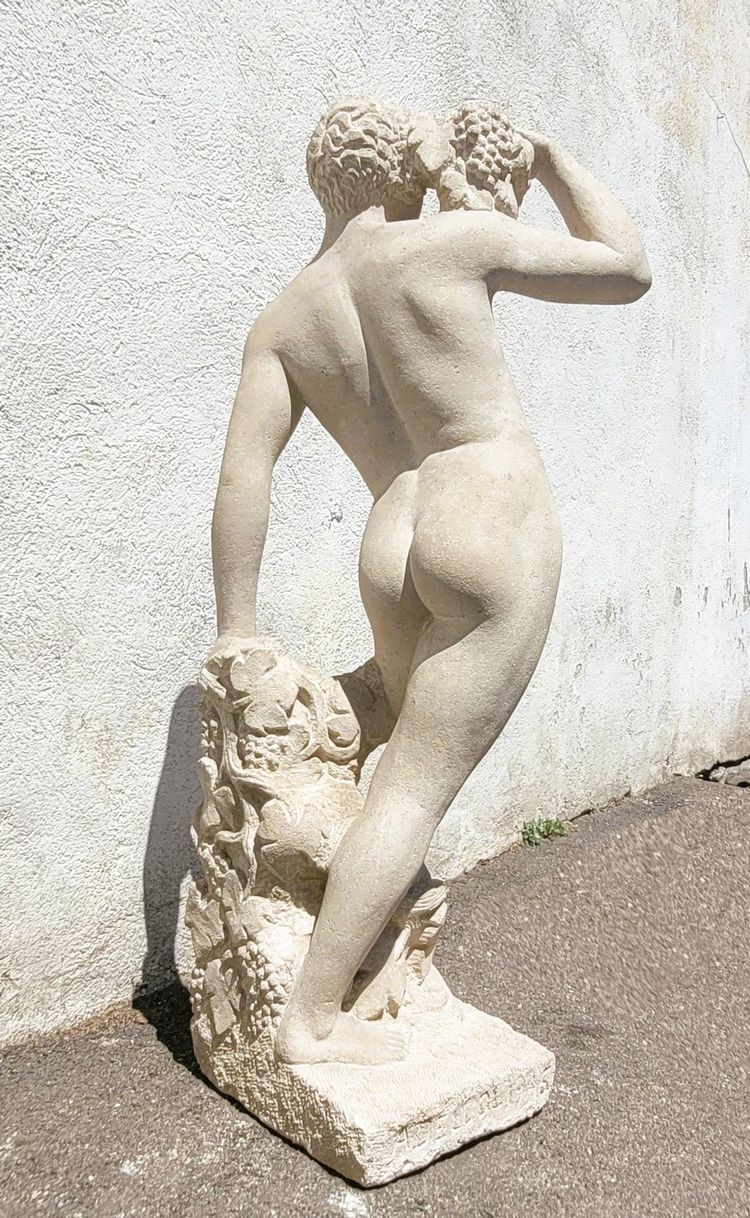 André Deluol, Uomo in piedi, scultura in pietra, XX secolo