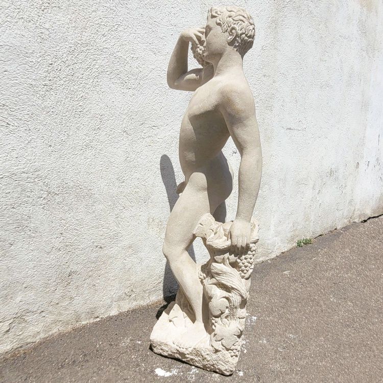 André Deluol, Uomo in piedi, scultura in pietra, XX secolo