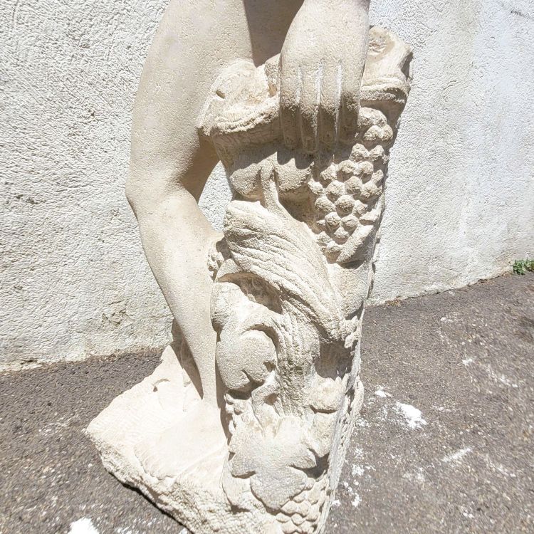 André Deluol, Uomo in piedi, scultura in pietra, XX secolo