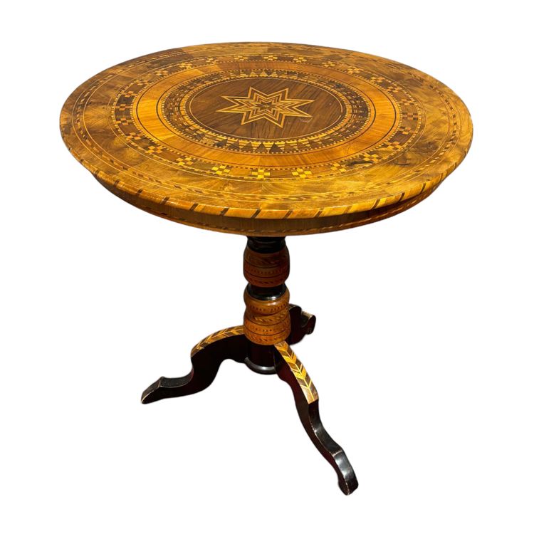 Table basse antique incrustée de Sorrente