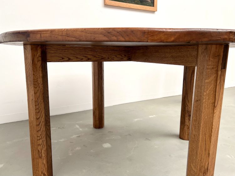 Table ronde en chêne massif – Pièce unique, circa 1900