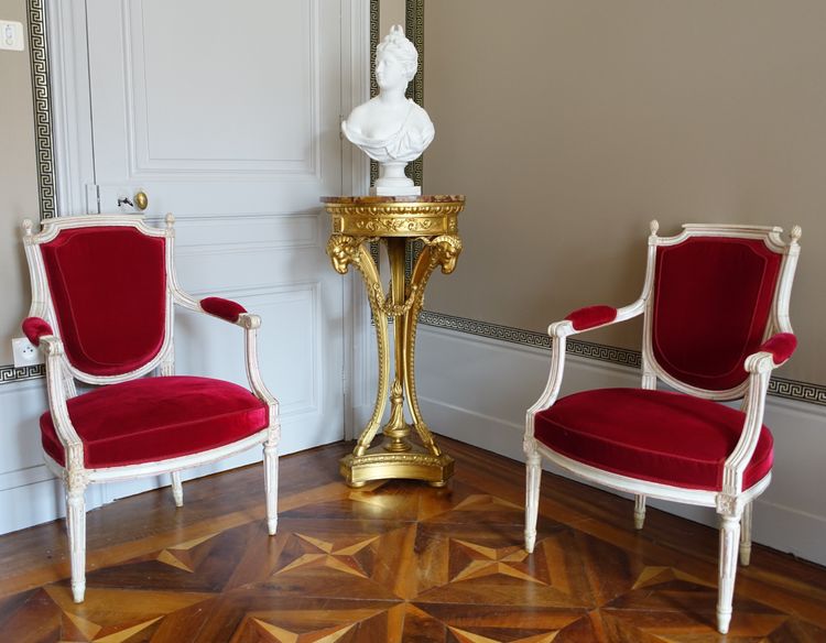 Athenian pedestal table in carved and gilded wood, Louis XVI style, Aleppo breccia marble