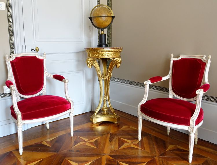 Athenian pedestal table in carved and gilded wood, Louis XVI style, Aleppo breccia marble
