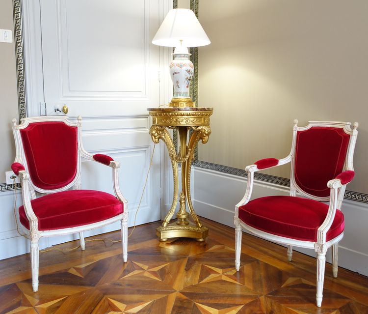 Athenian pedestal table in carved and gilded wood, Louis XVI style, Aleppo breccia marble