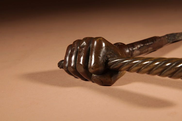 Sehr seltener einfacher Türgriff/Schloss aus Bronze, 17./18. Jahrhundert.