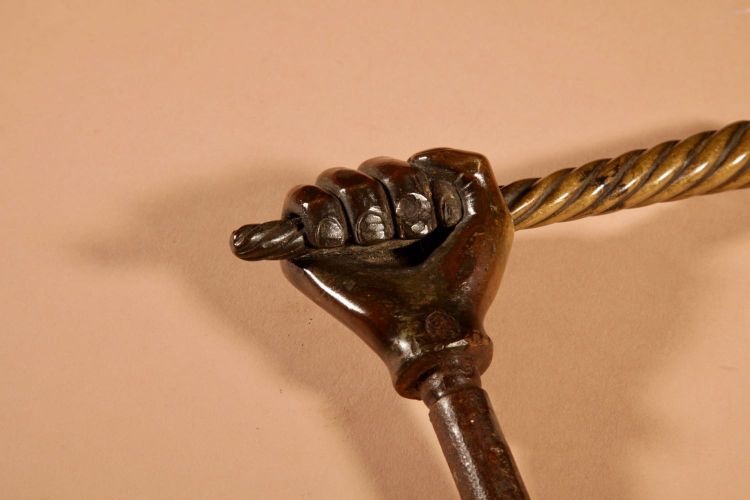 Sehr seltener einfacher Türgriff/Schloss aus Bronze, 17./18. Jahrhundert.