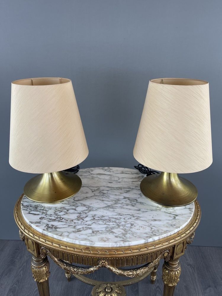 Coppia di lampade in ottone, design modernista, XX secolo