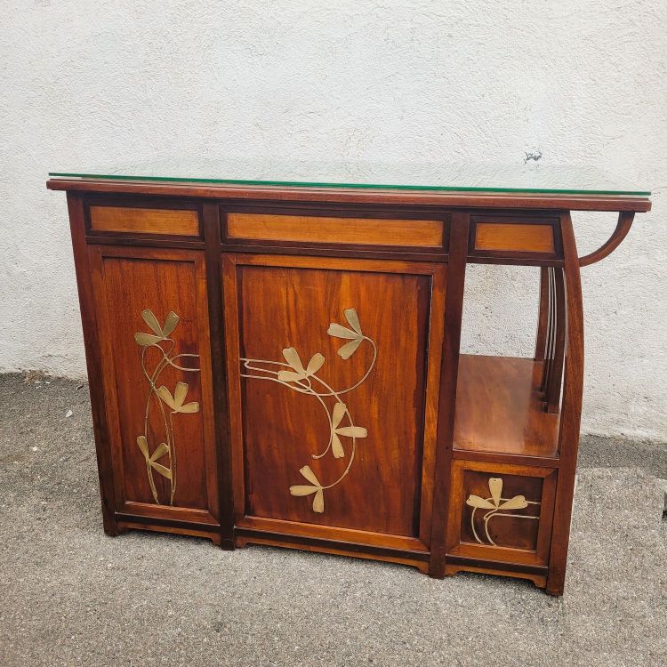 Scrivania Art Nouveau in legno con decori in ottone, fine XIX e inizio XX secolo