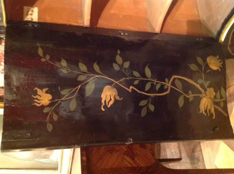 Rare Encoignure En Laque Européenne à Décor De Pagodes Et Jardin Chinois époque Louis XV 