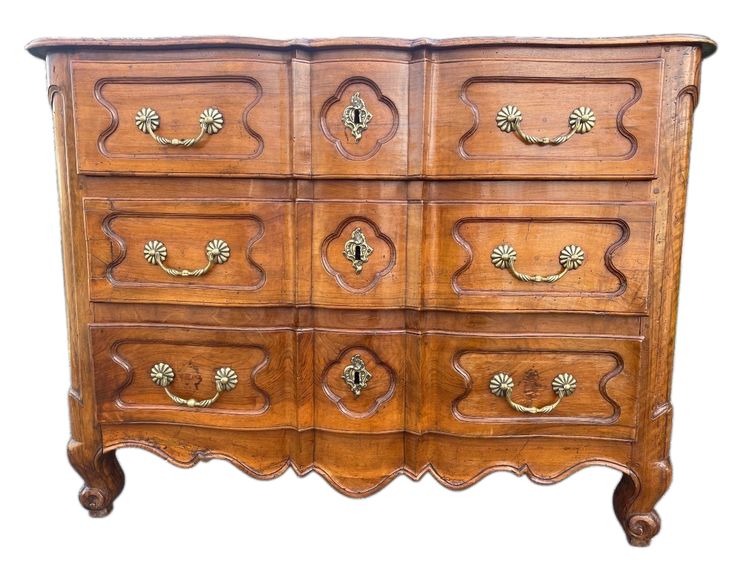 Cassettiera in noce con balestra del XVIII secolo