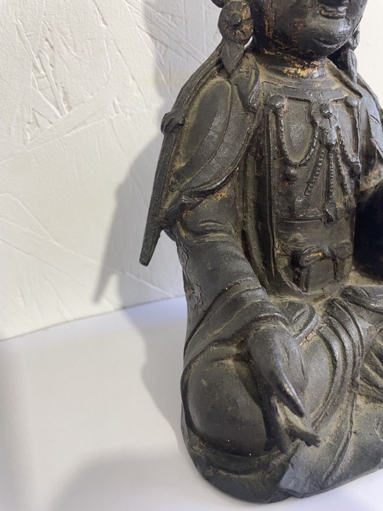 Statua raffigurante Avalikiteshvara seduto a padmasama, periodo Ming (XVII)