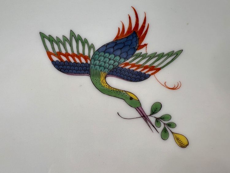 Piatto in porcellana di Meissen – decorazione Kakiemon: gru e drago rosso – XIX secolo