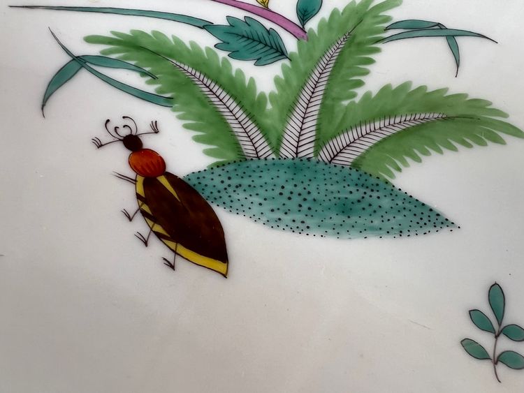Piatto in porcellana di Meissen – decorazione Kakiemon: gru e drago rosso – XIX secolo