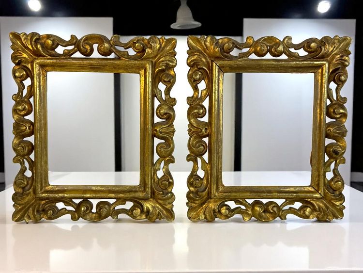 COPPIA DI CORNICI ROCOCÒ ITALIANE DEL XIX SECOLO IN LEGNO DORATO PER DIPINTI 15 CM X 12 CM
