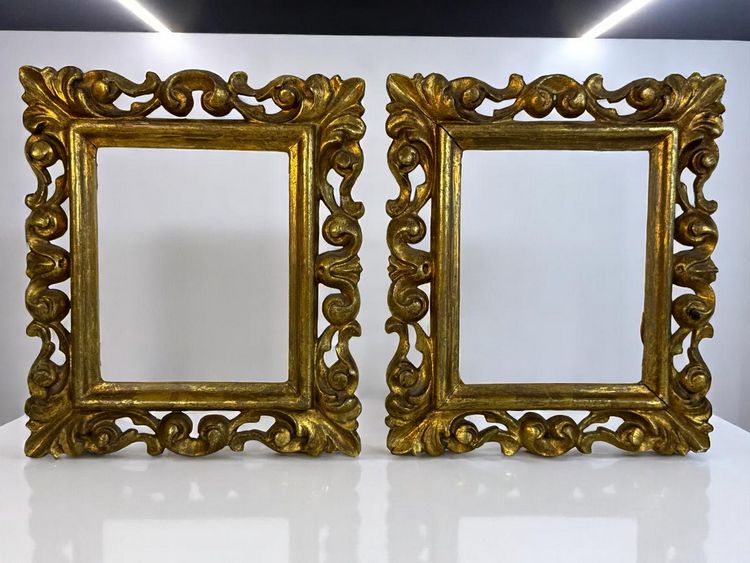 COPPIA DI CORNICI ROCOCÒ ITALIANE DEL XIX SECOLO IN LEGNO DORATO PER DIPINTI 15 CM X 12 CM