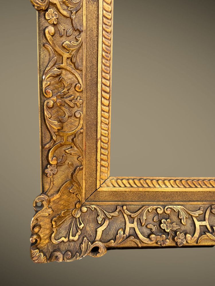 CADRE DU XIXe EN BOIS ET STUC DORÉ ESTAMPILLÉ POUR PEINTURE 67 CM X 56 CM