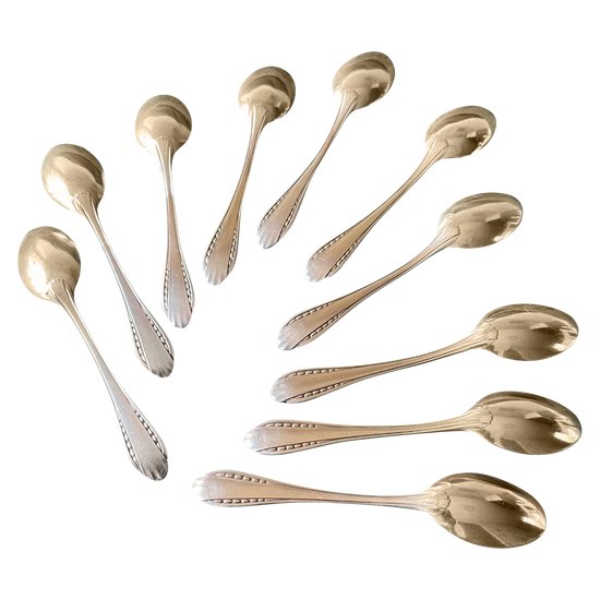 10 art deco teaspoons.