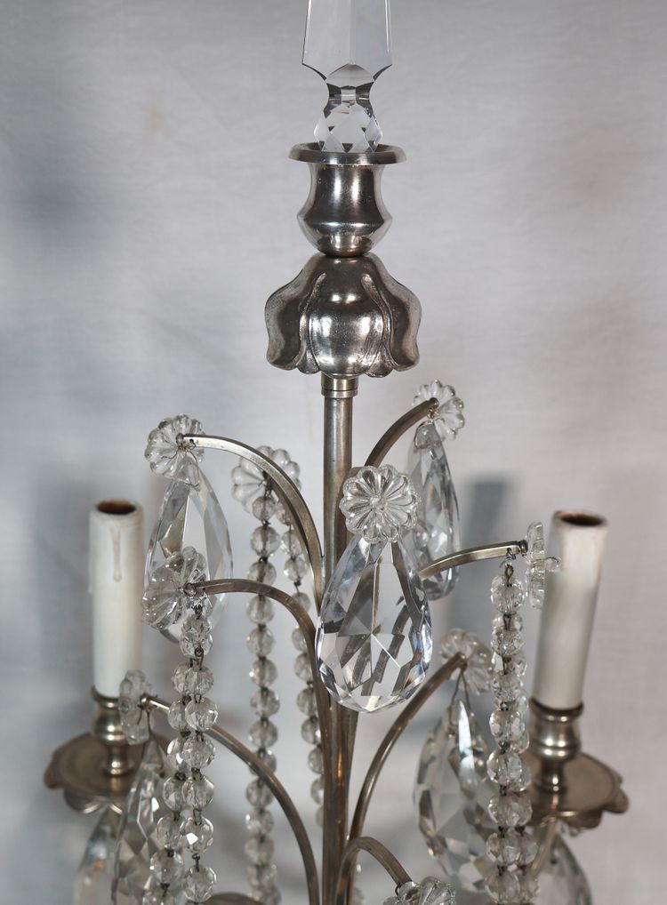 Coppia di candelabri in bronzo argentato, fine XIX secolo