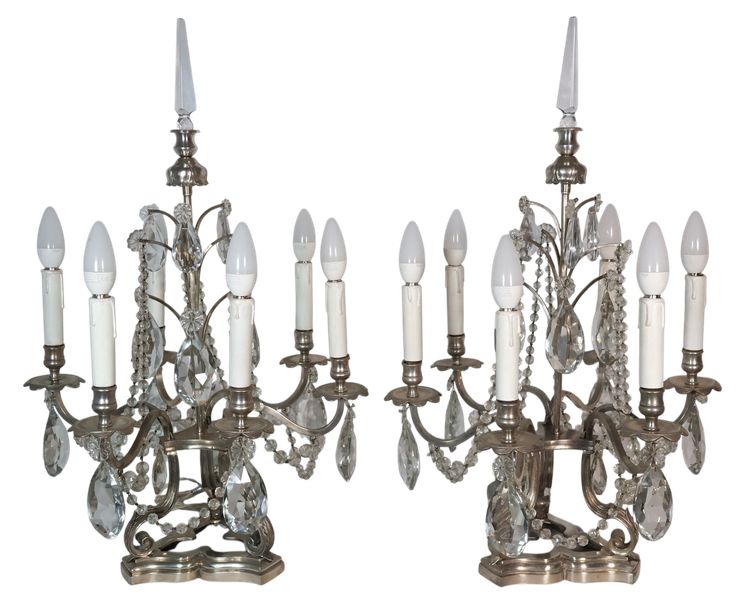 Coppia di candelabri in bronzo argentato, fine XIX secolo