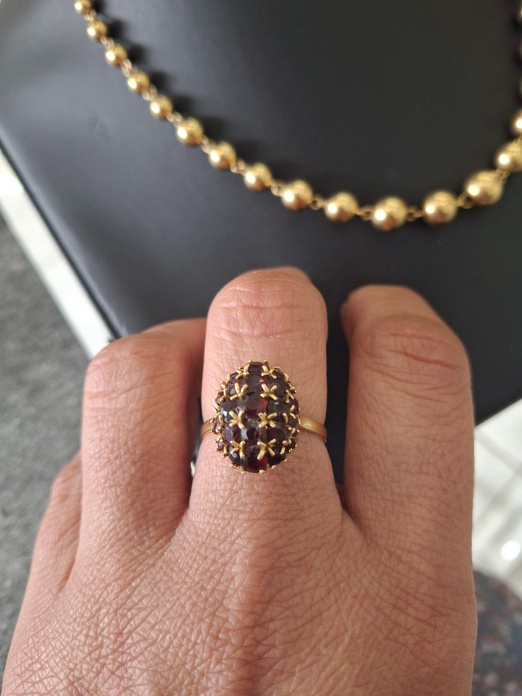BAGUE or 18k ornée de magnifiques grenats