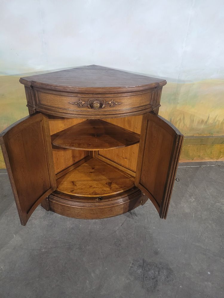 Meuble d'angle, encoignure XIX ème en chêne 
