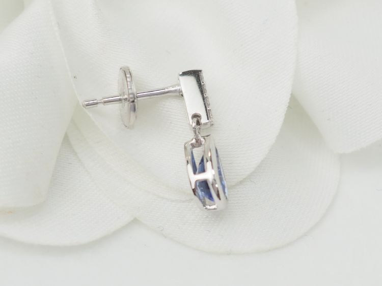 Boucles d'oreilles en or blanc, saphirs et diamants