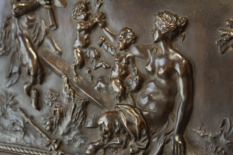 Grande placca in bronzo con scena satirica secondo Clodion, Thiébaut Frères XIX secolo