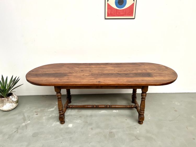 Large antique oval table in solid oak – Circa 1900