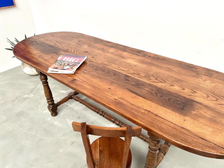 Large antique oval table in solid oak – Circa 1900