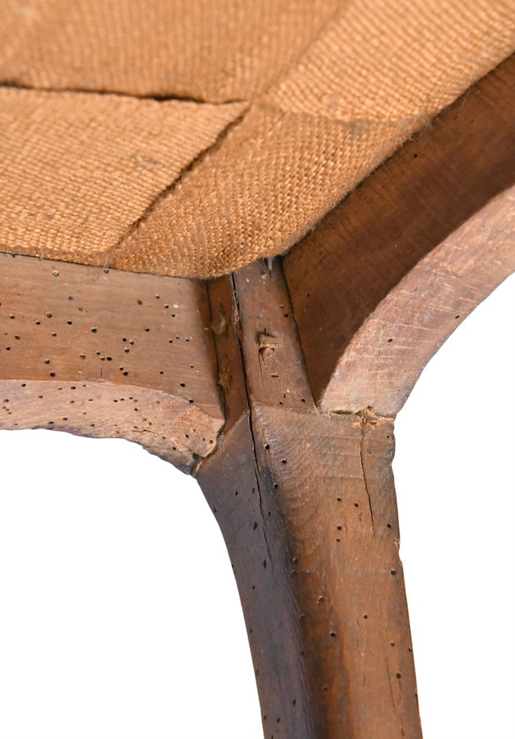 Fauteuil cabriolet d'époque Louis XV à dossier plat