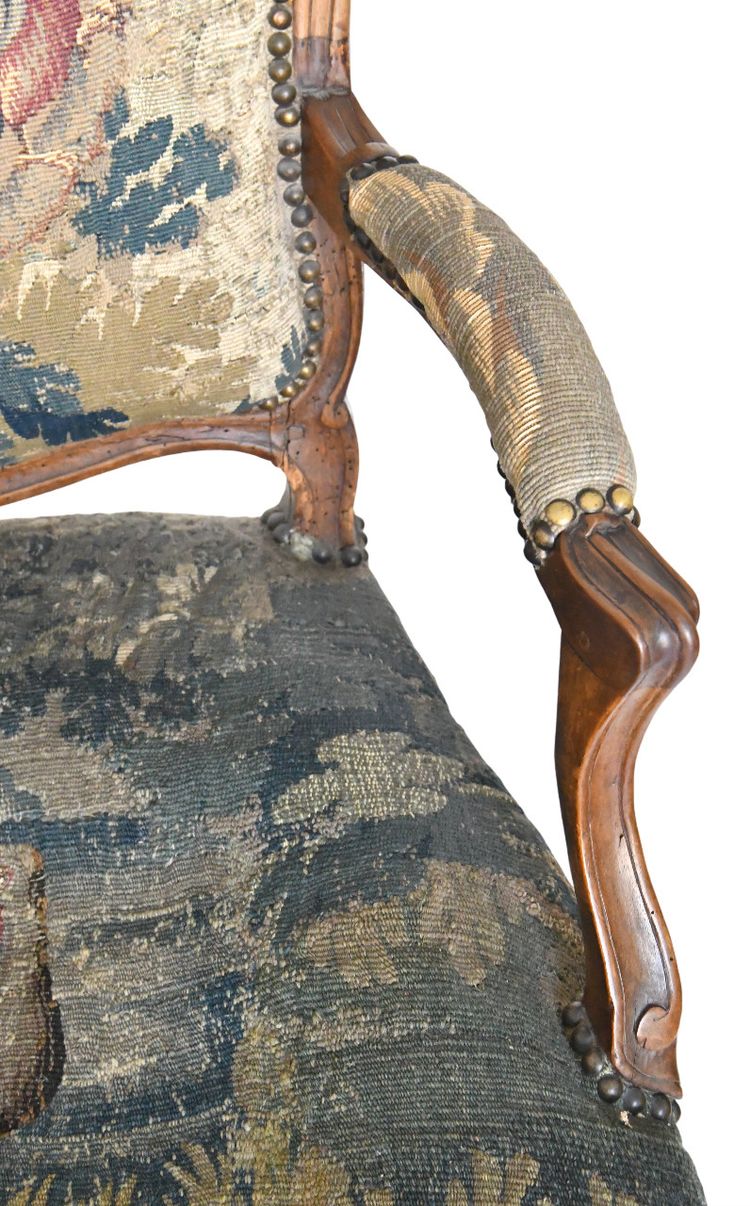 Fauteuil cabriolet d'époque Louis XV à dossier plat